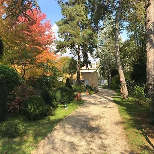  Appartement Fond De Jardin